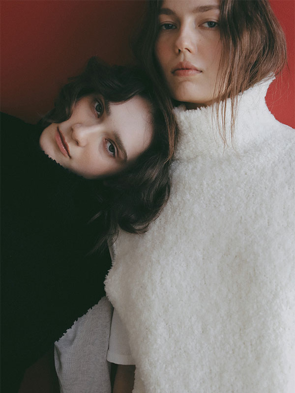 モールヤーンハイネックニットベスト