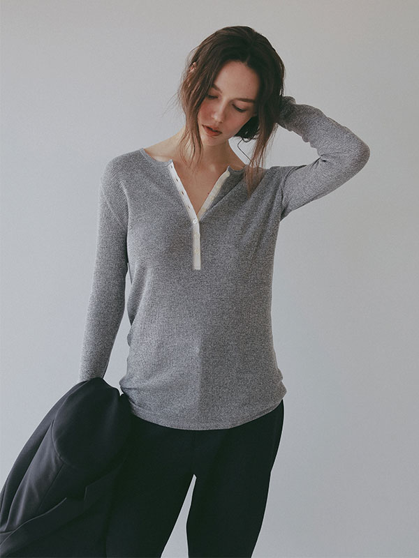 シアーワッフルヘンリーネックプルオーバー