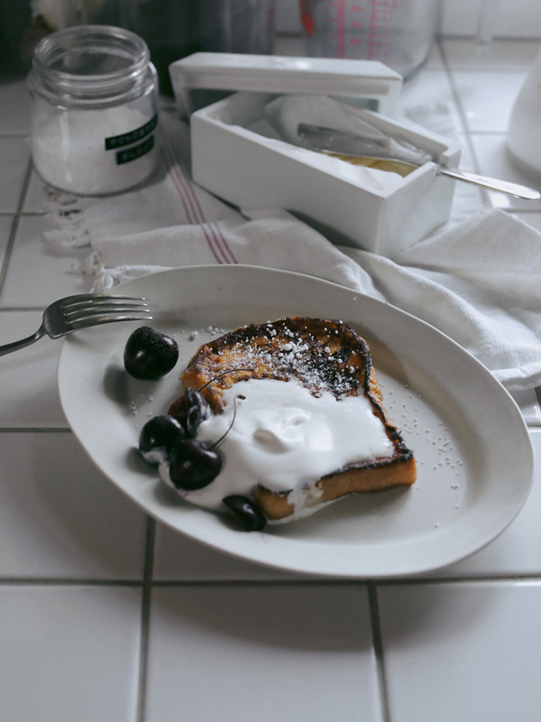 白陶土黒田釉オーバルプレート中