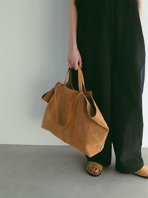 ETRE TOKYO　タンドレザーリップケース　ベージュ タンドレザーリップケース(F BEIGE): グッズ │ ETRE TOKYO