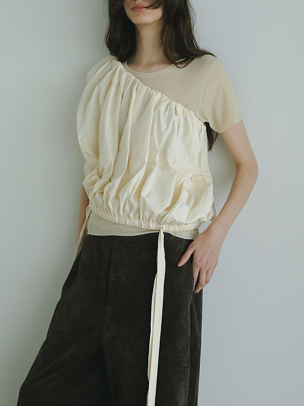 タックギャザーショートブラウス