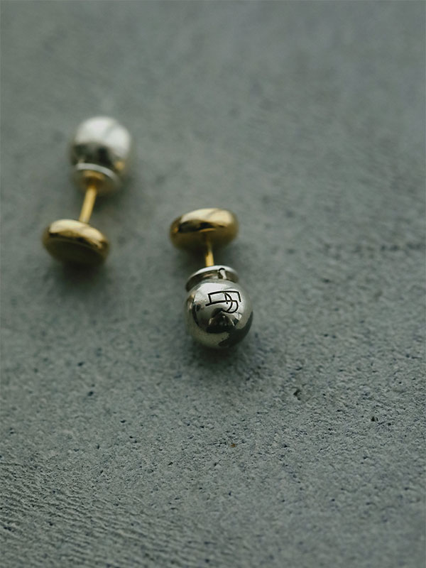 タイニーシルバーピアス