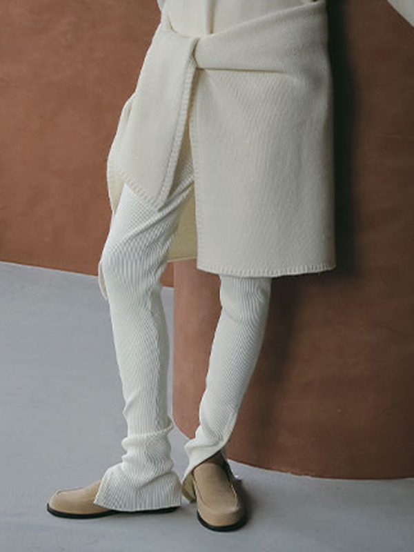 ヘムボタンニットレギンス