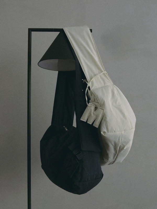 Marmot×ETRE TOKYO PERTEXパディングショルダーバック