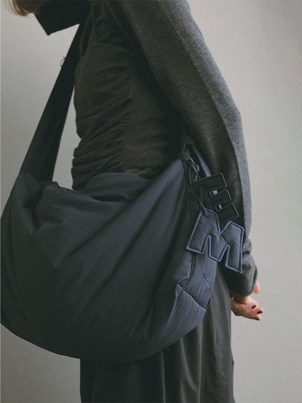 Marmot×ETRE TOKYO PERTEXパディングショルダーバック