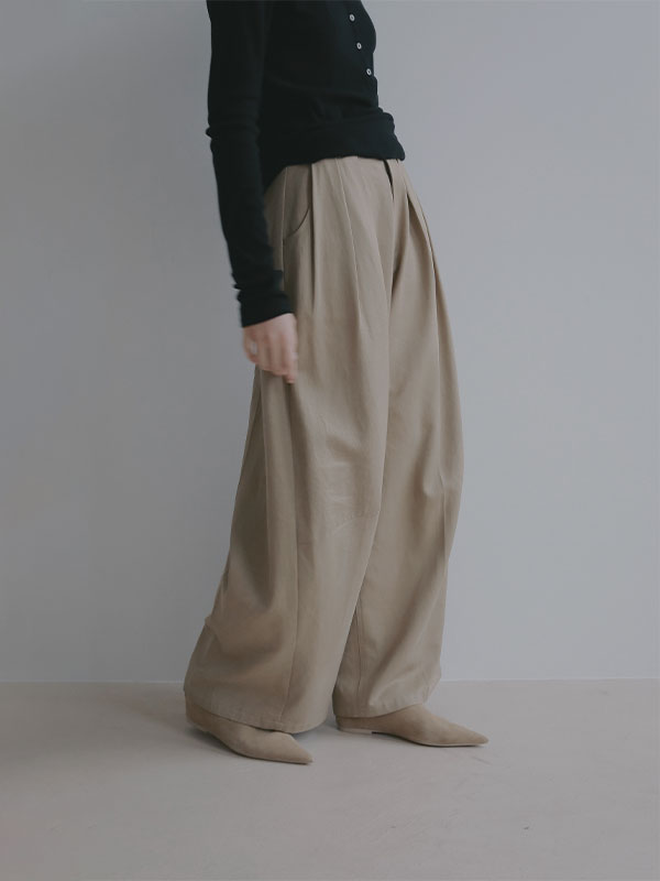 ソフトコットンタックカーブパンツ